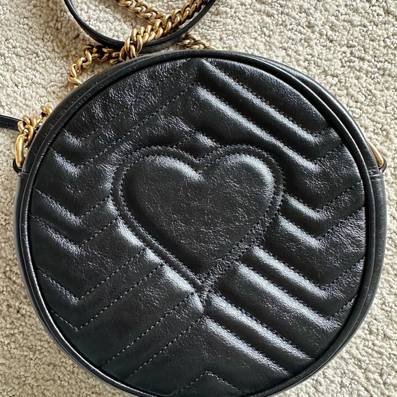 Gucci Black and Gold Marmont Crossbody Bag with Chevron Quilting - Picture 2 of 4